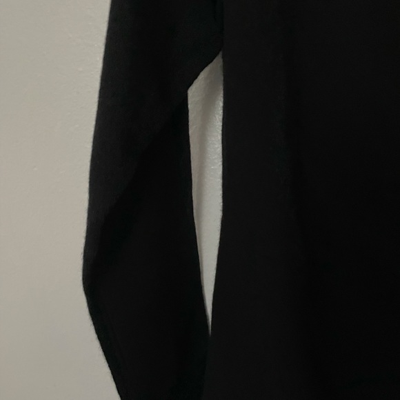 Cashmere - Picture 3 of 8